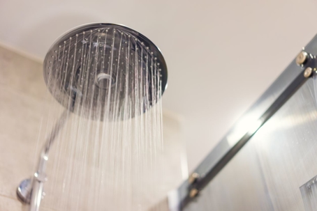 https://www.donmarcompany.com/cms/thumbnails/00/540x303/images/blog/water-coming-from-showerhead.2108111123550.jpg
